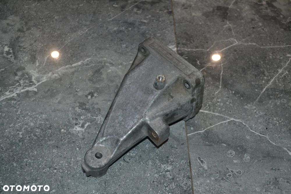 MERCEDES VITO 639 VIANO 2,2 CDI ŁAPA WSPORNIK MOCOWANIE SILNIKA 6462230804 - 2