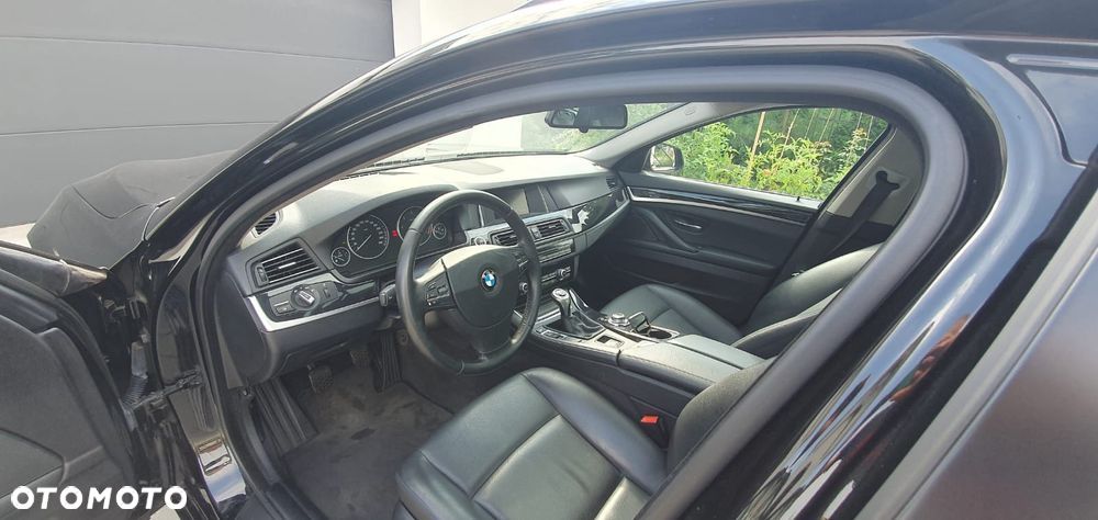 BMW Seria 5 518d - 13