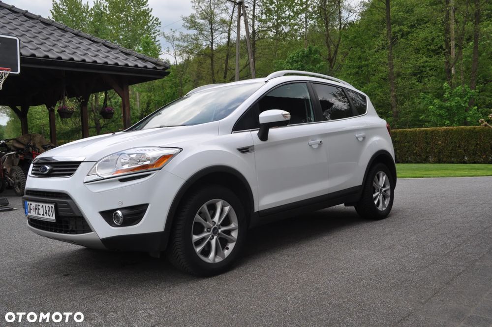 Ford Kuga 2.0 TDCi 2x4 Titanium - 12