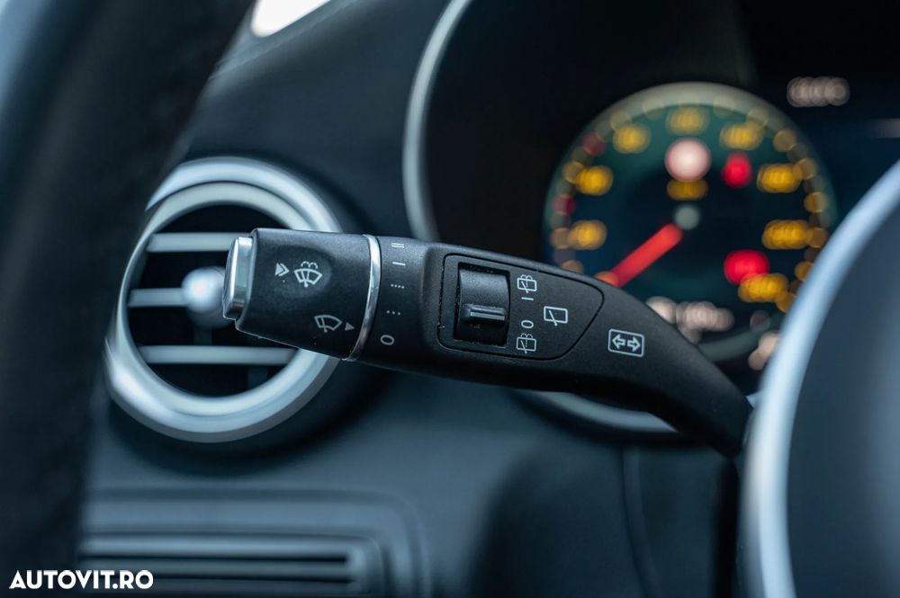 Mercedes-Benz GLC 300 e 4Matic 9G-TRONIC - 29