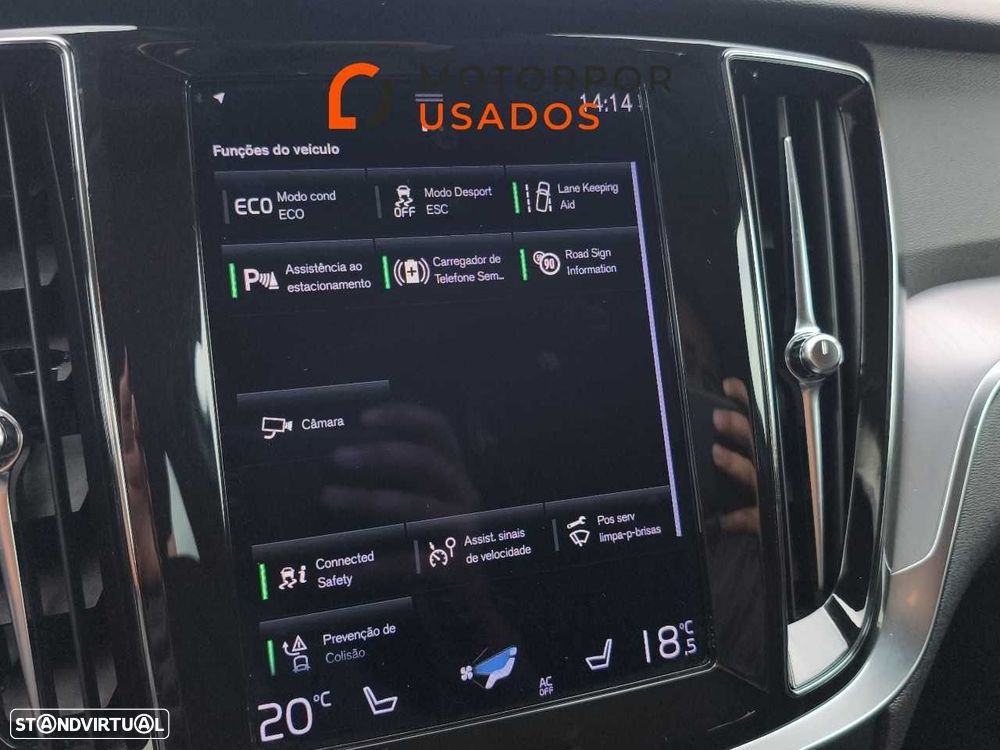 Volvo V60 2.0 B4 Momentum Geartronic - 24