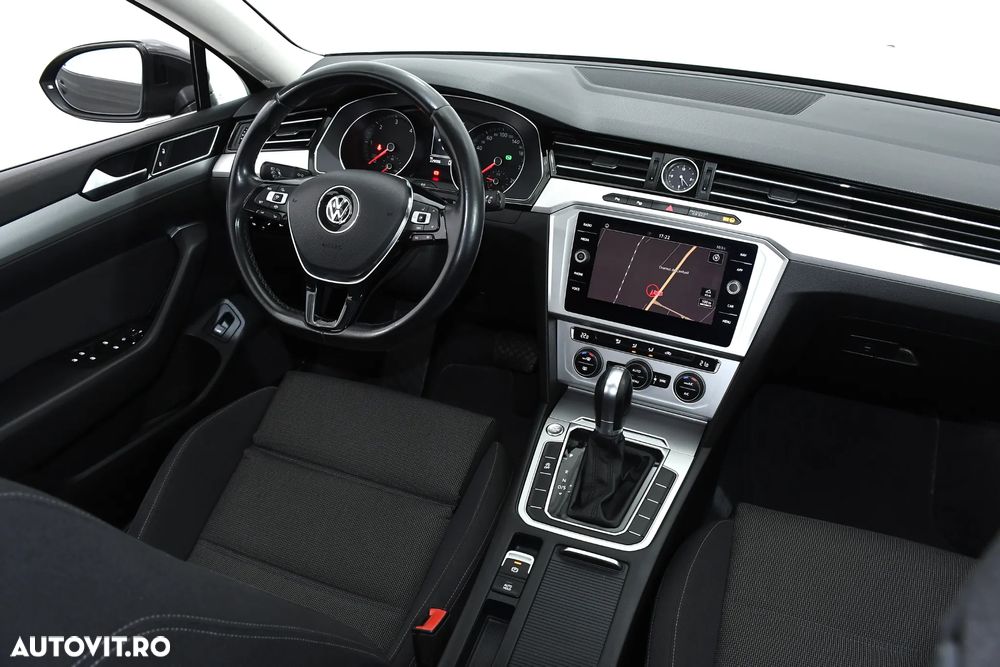 Volkswagen Passat - 4