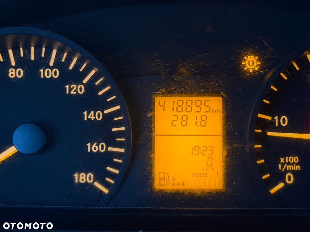 Mercedes-Benz Sprinter - 11