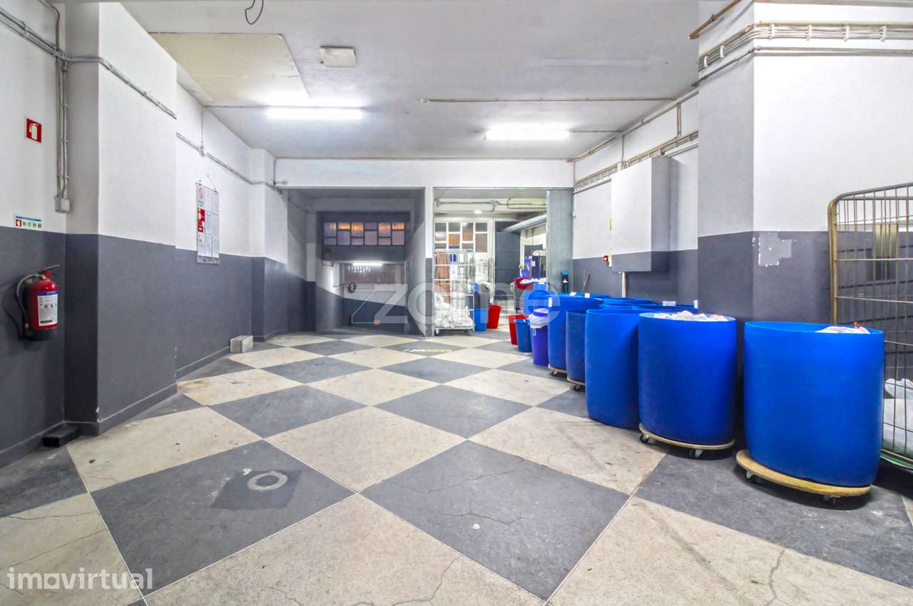Loja/ Armazém para Comércio e Pequena Industria Centro Porto - Grande imagem: 5/32