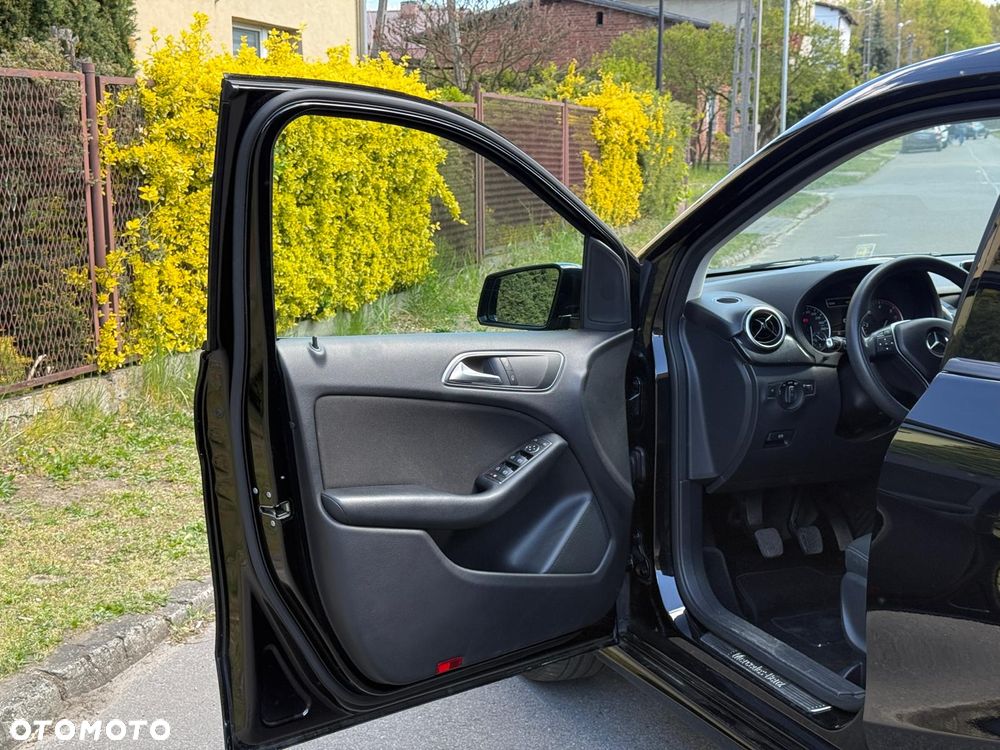 Mercedes-Benz Klasa B 180 CDI (BlueEFFICIENCY) - 14