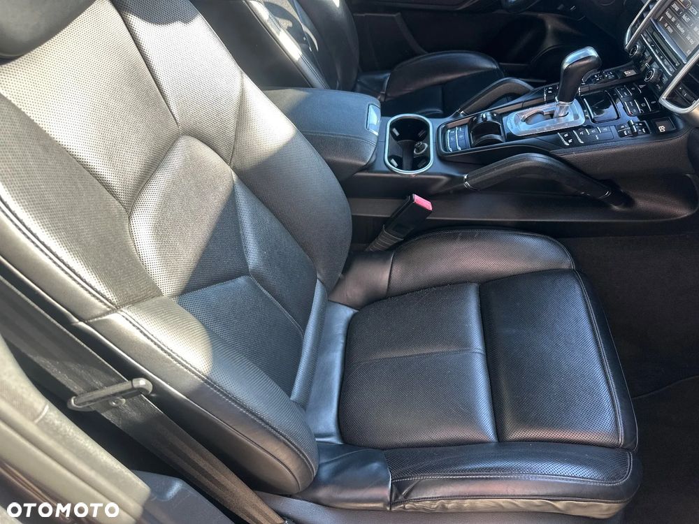 Porsche Cayenne - 18