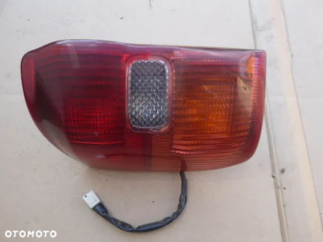 LAMPA LEWY TYŁ LEWA TYLNA TOYOTA RAV4 II - 1