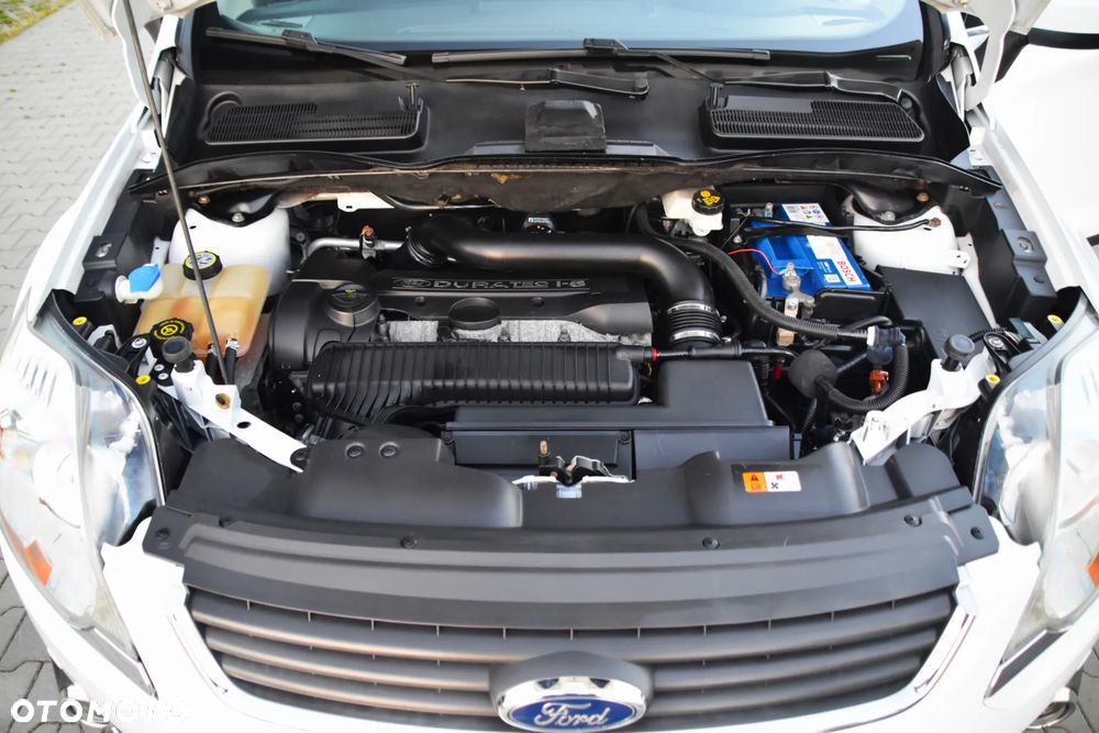 Ford Kuga 2.5 4x4 White Magic - 23