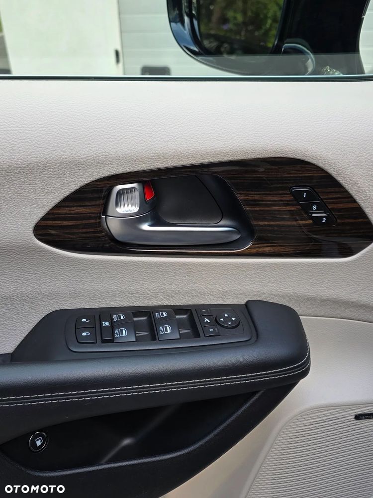 Chrysler Pacifica - 9