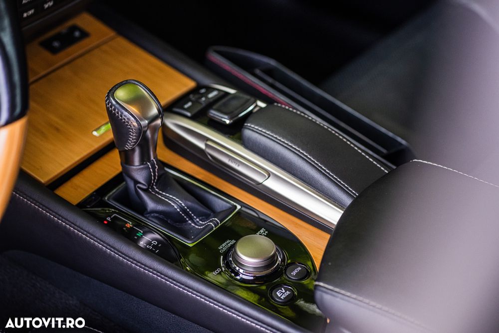 Lexus Seria GS 450h - 25