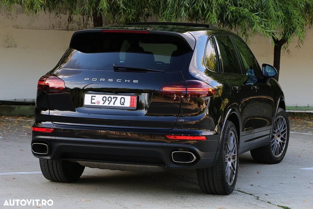 Porsche Cayenne 3.0 L - 5