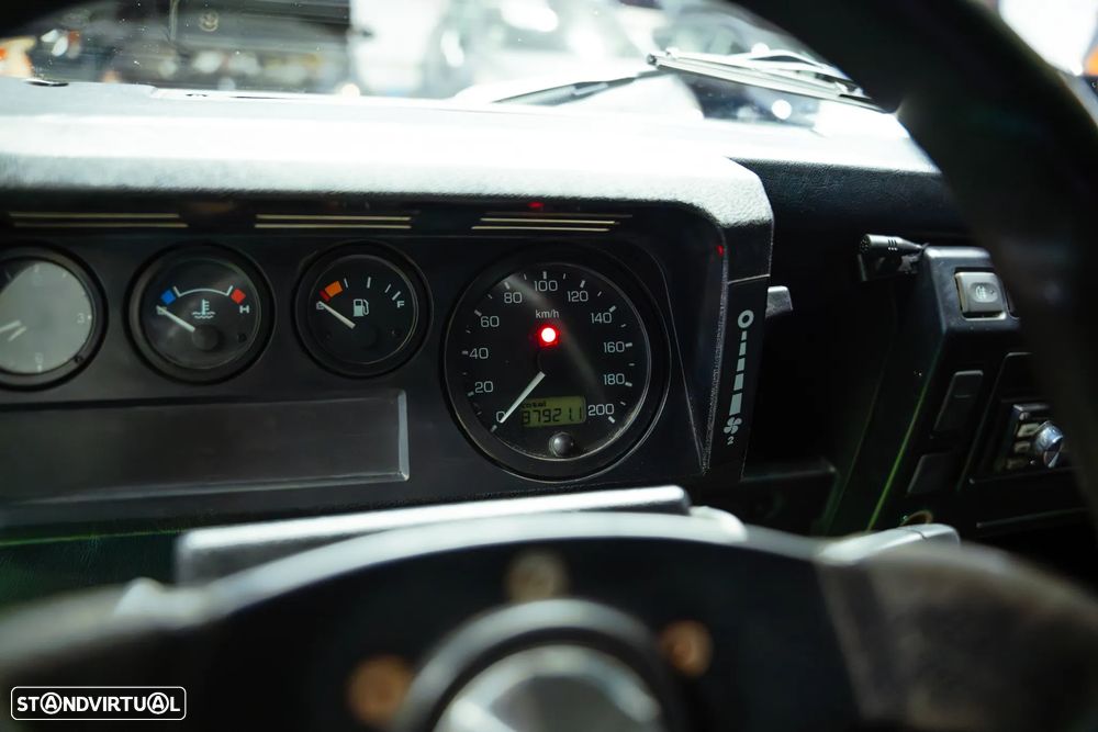 Land Rover Defender 90 2.5 TD5 Metal Top - 18