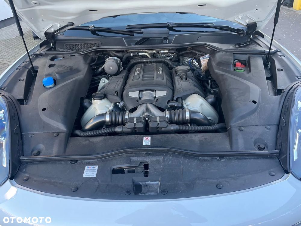 Porsche Cayenne Turbo - 10