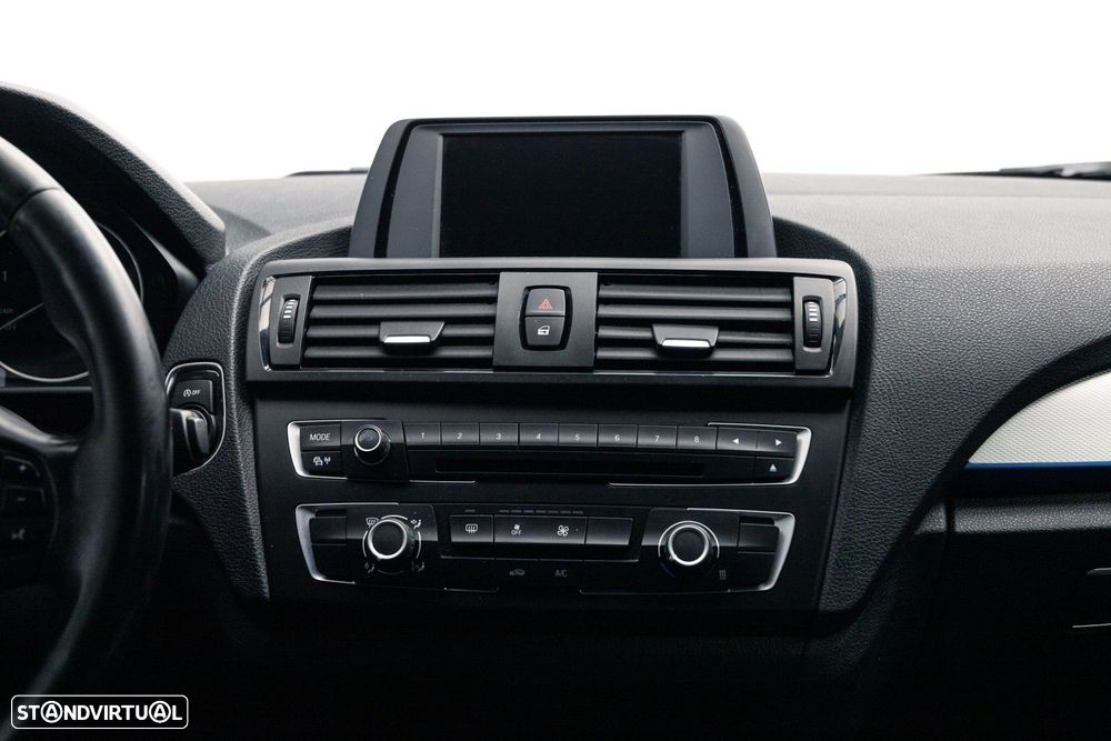 BMW 116 d Pack M - 16