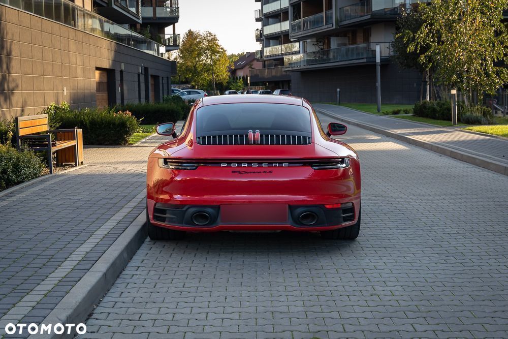 Porsche 911 Carrera 4S - 6