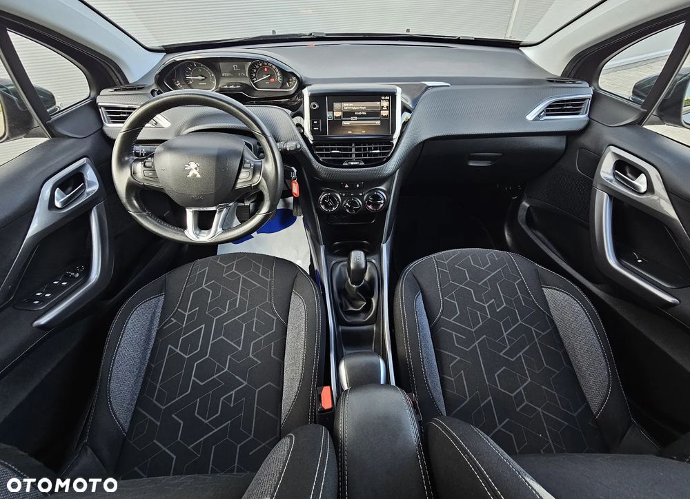 Peugeot 2008 PureTech 82 Allure - 32