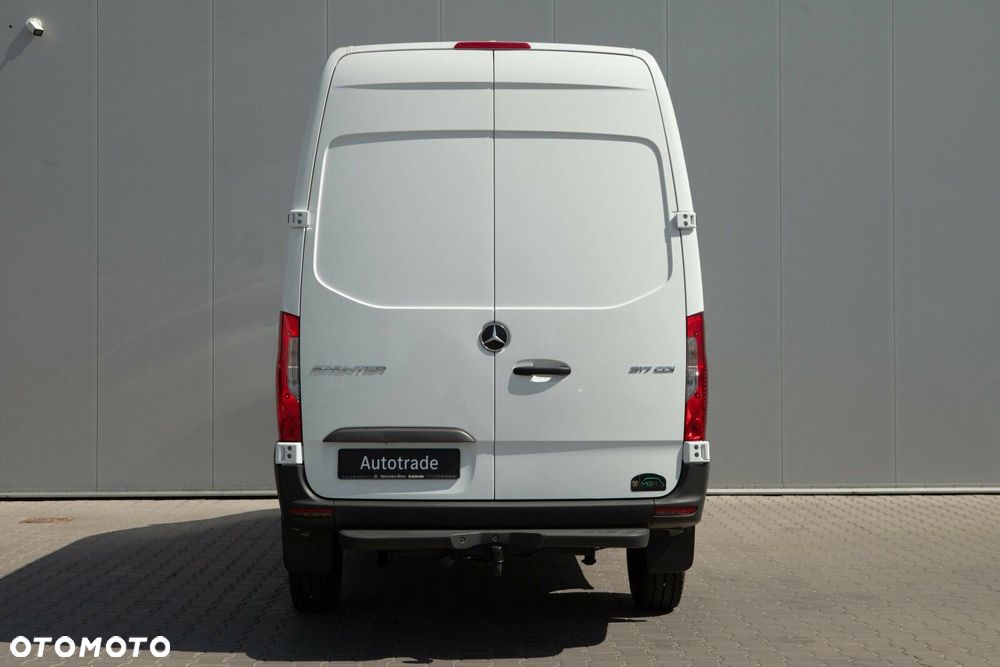Mercedes-Benz Sprinter - 5