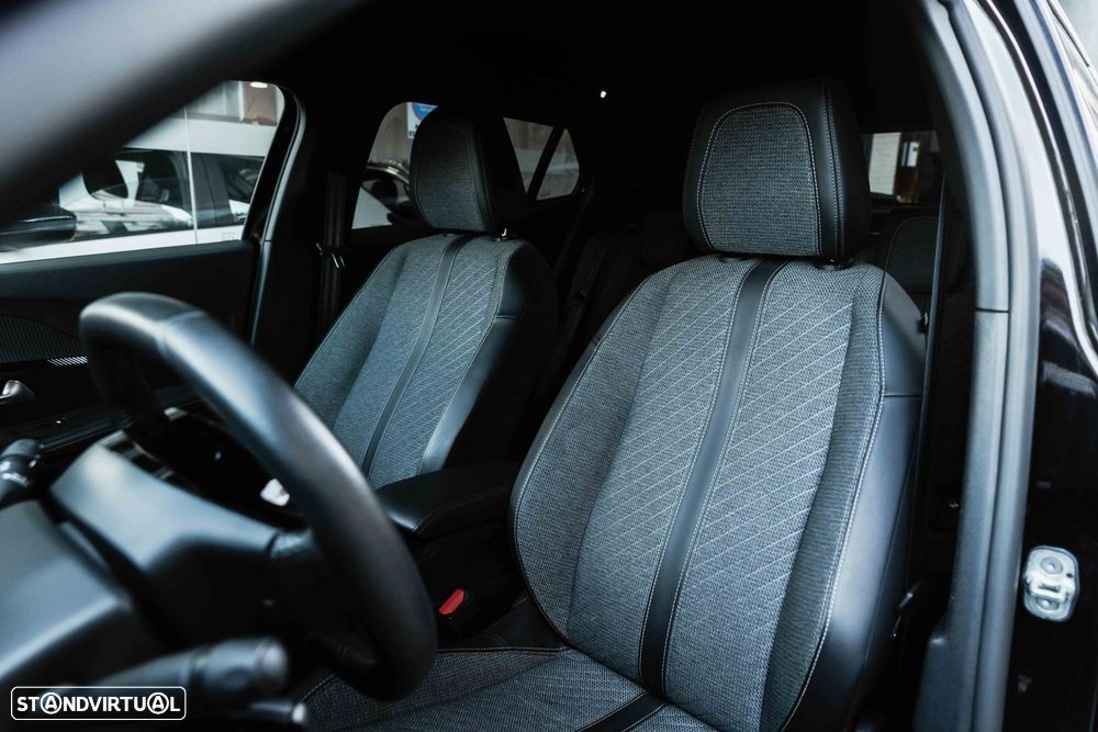 Peugeot 2008 1.2 PureTech Allure - 10