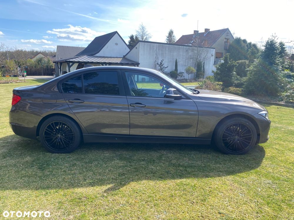BMW Seria 3 316d - 4