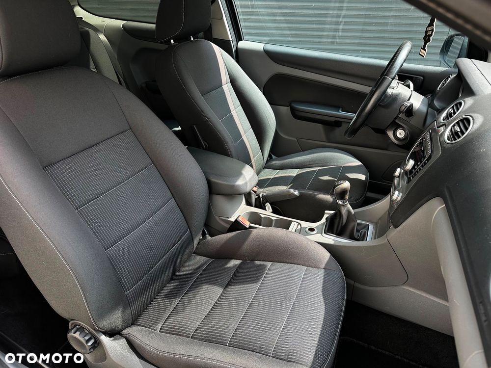 Ford Focus - 8