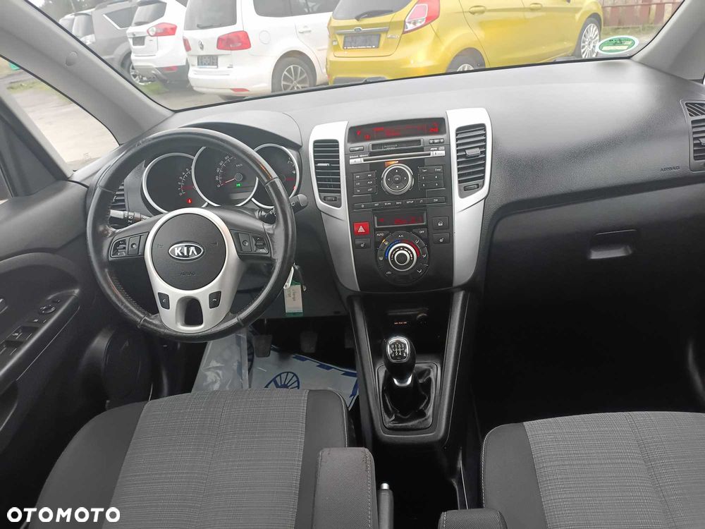 Kia Venga - 8