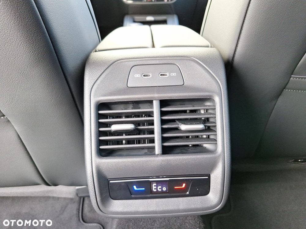 Volkswagen Passat - 23