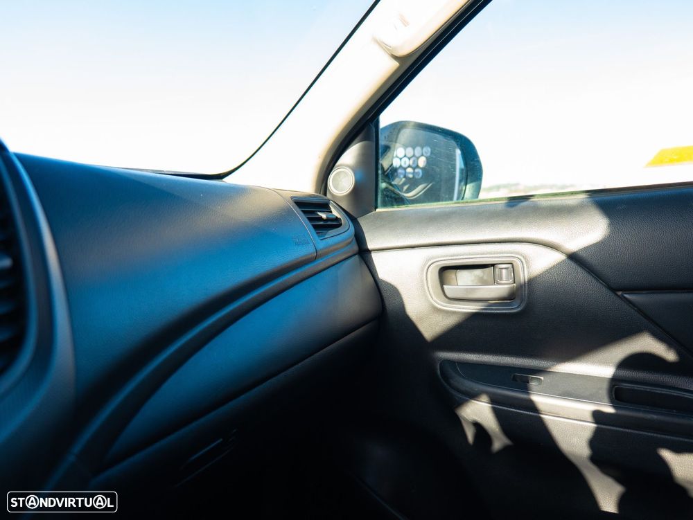 Mitsubishi L200 2.3 DI-D CD Invite 4WD - 19