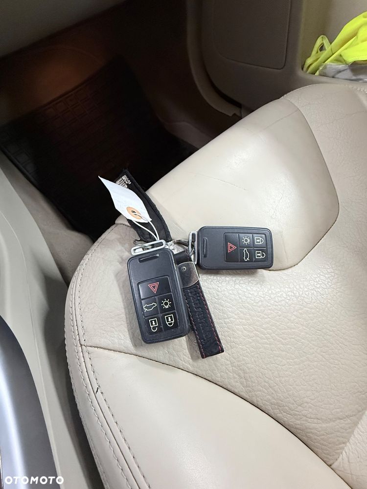 Volvo XC 60 D5 AWD - 11