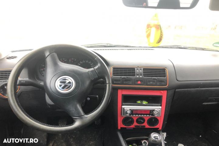 Far stanga Volkswagen VW Bora 1  [din 1998 pana  2005] seria Sedan 1.6 MT (100 hp) - 5