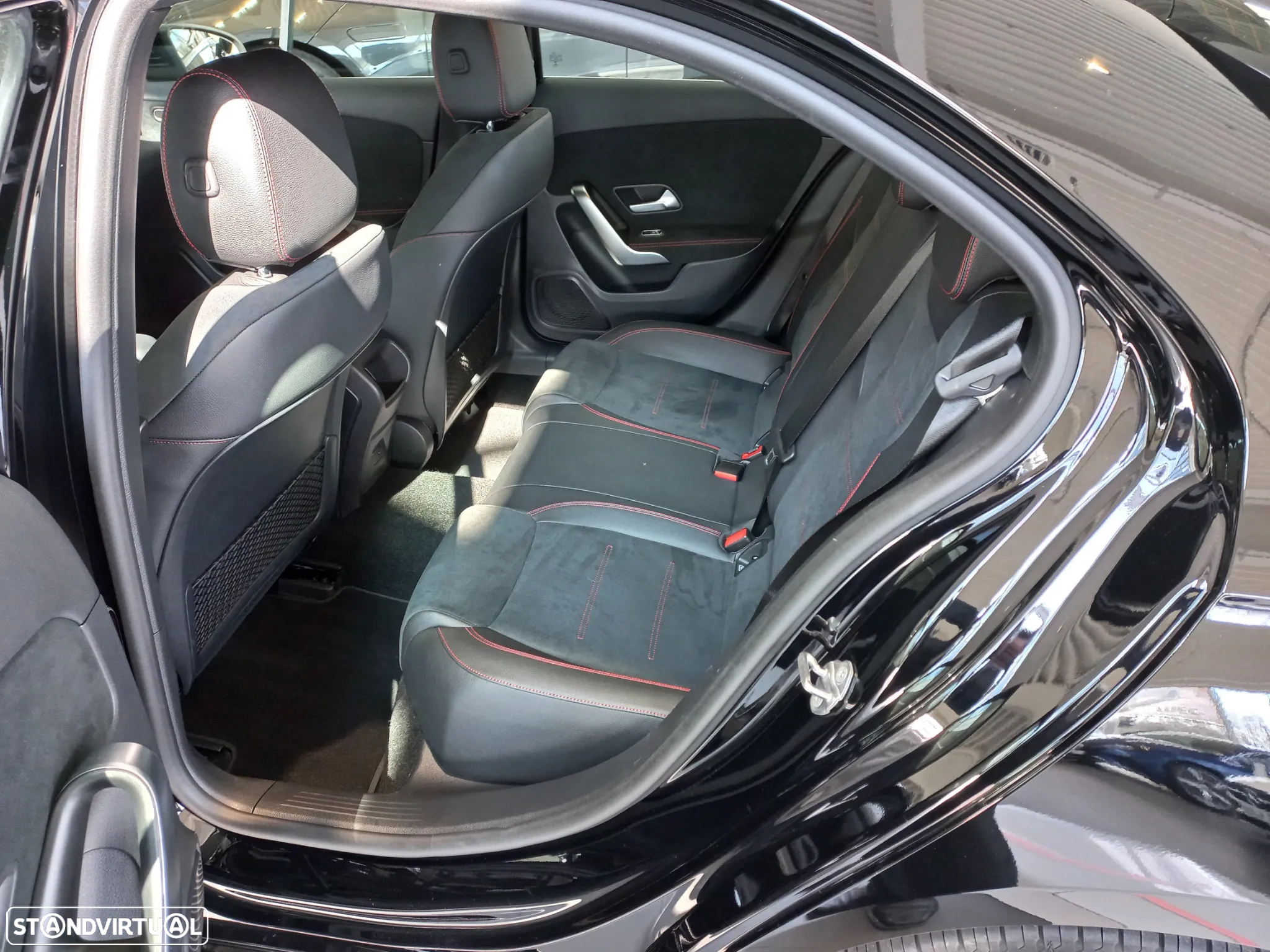 Mercedes-Benz A 250 Limousine e AMG Line - 8