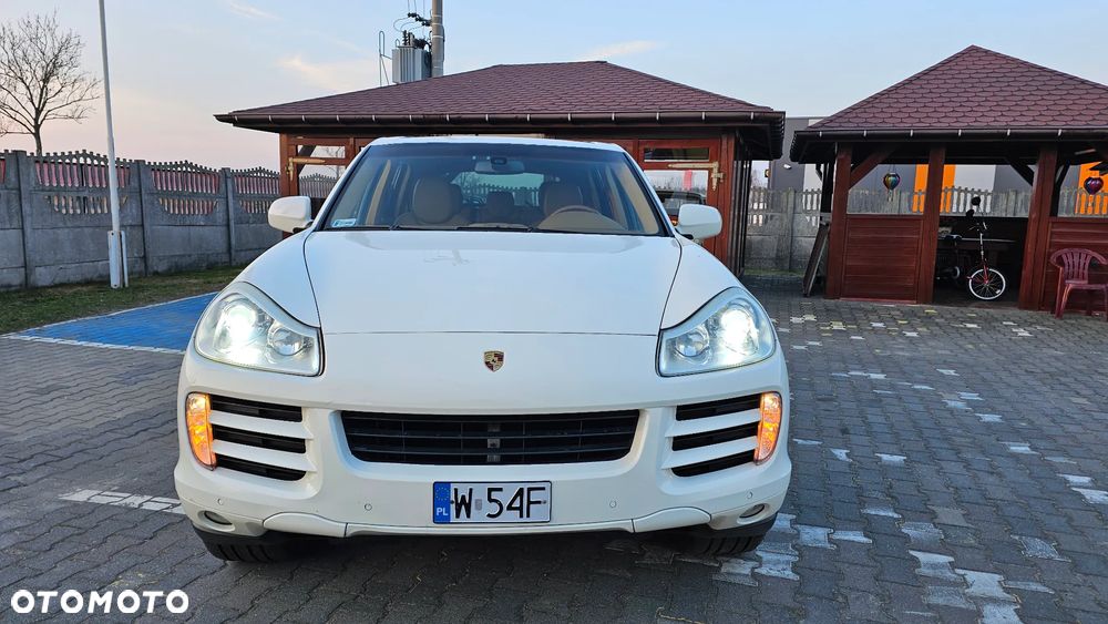 Porsche Cayenne - 2