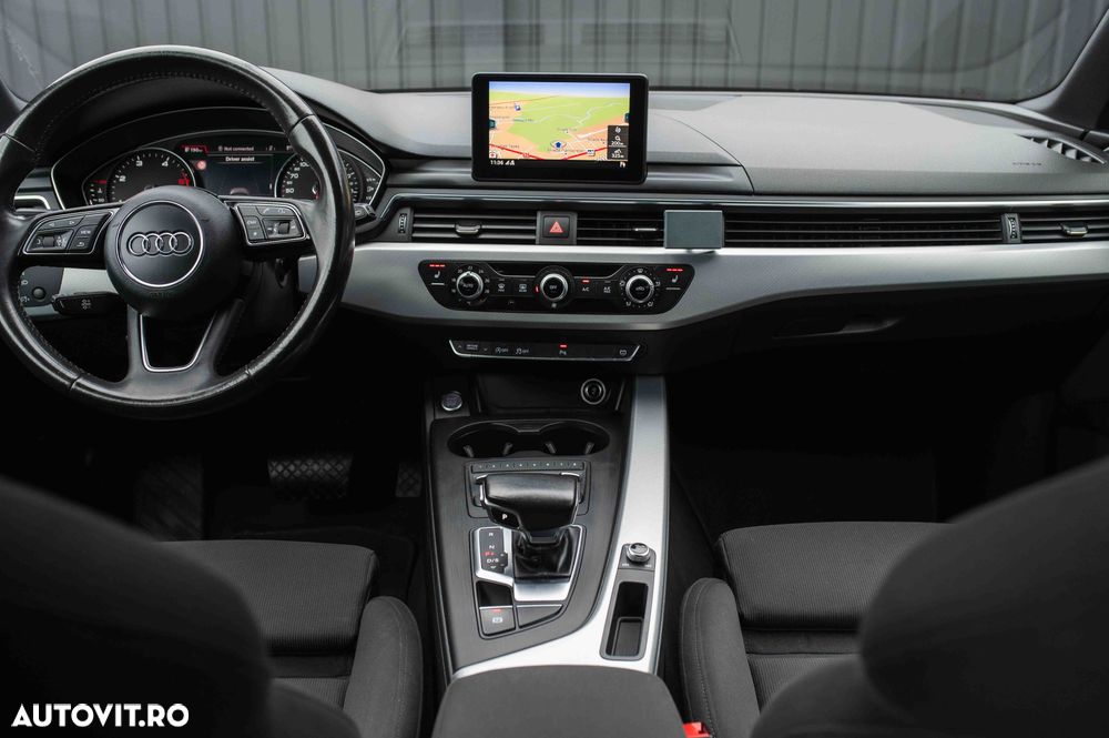 Audi A4 2.0 TDI S tronic Sport - 32