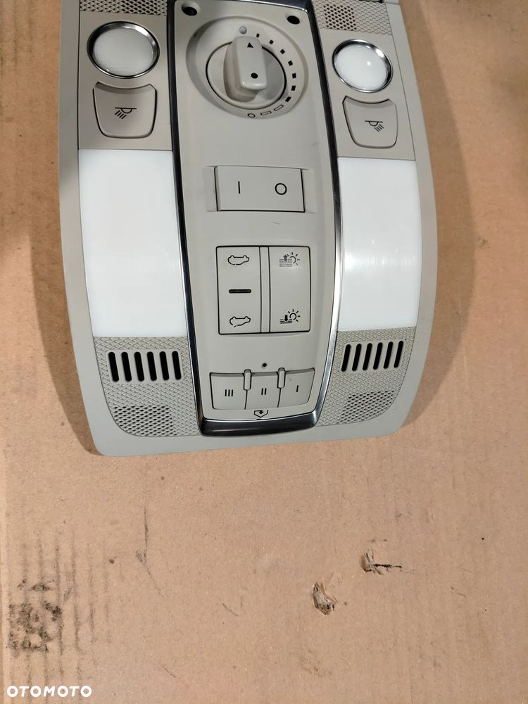 Lampka podsufitki Audi Q7 - 3