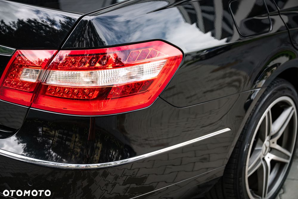 Mercedes-Benz Klasa E 220 CDI DPF BlueEFFICIENCY Automatik Elegance - 17