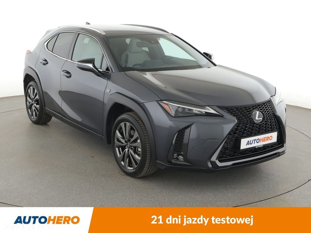 Lexus UX - 8