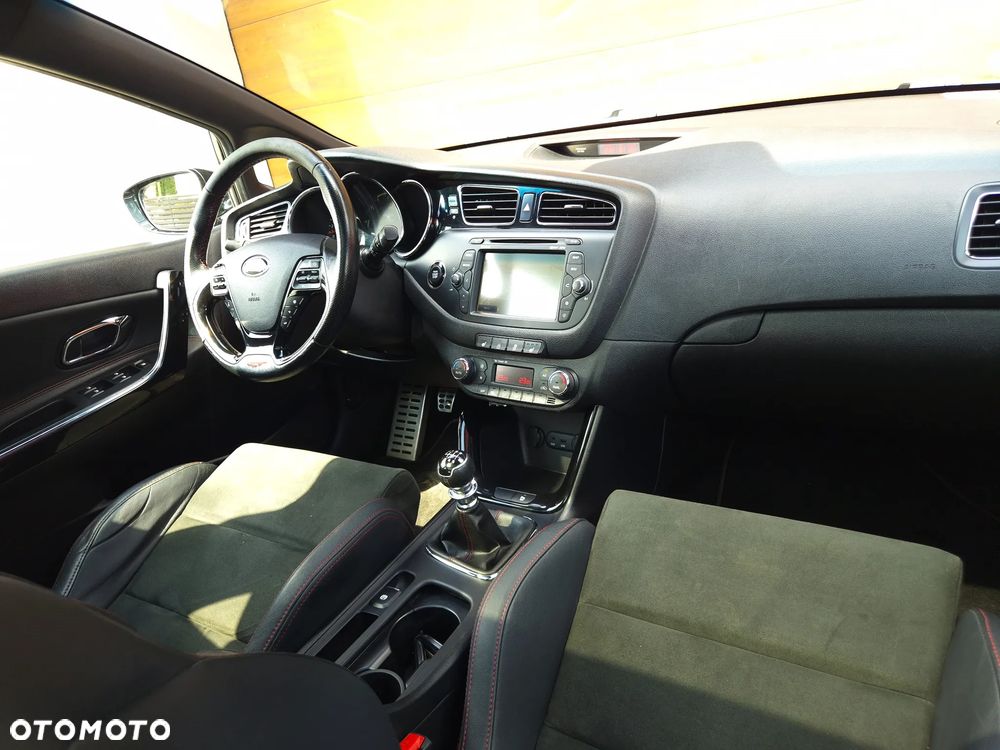 Kia Ceed 1.6 T-GDI GT-Track - 32