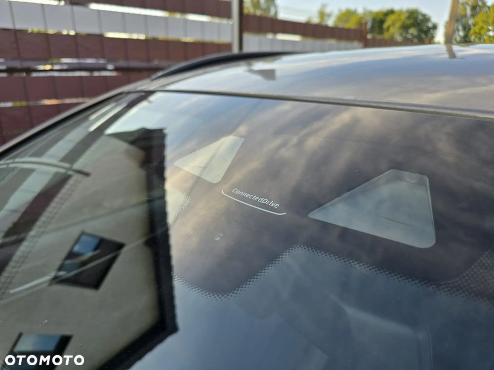 BMW Seria 5 530i xDrive Touring Sport Line - 11