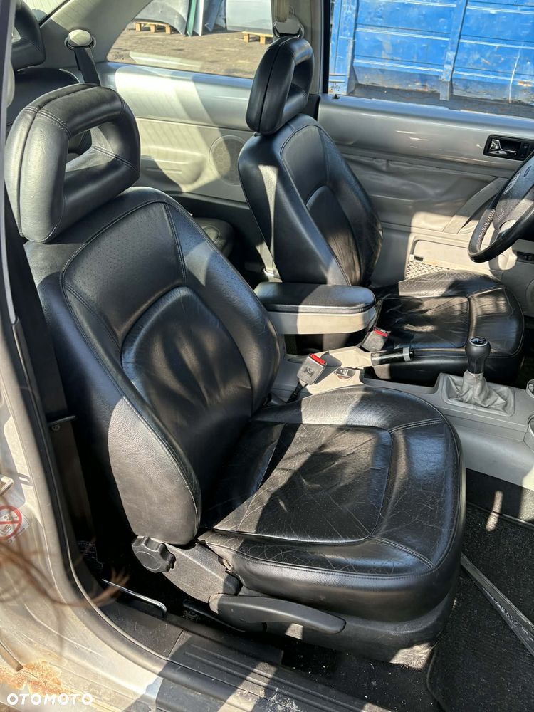 VOLKSWAGEN NEW BEETLE - 6