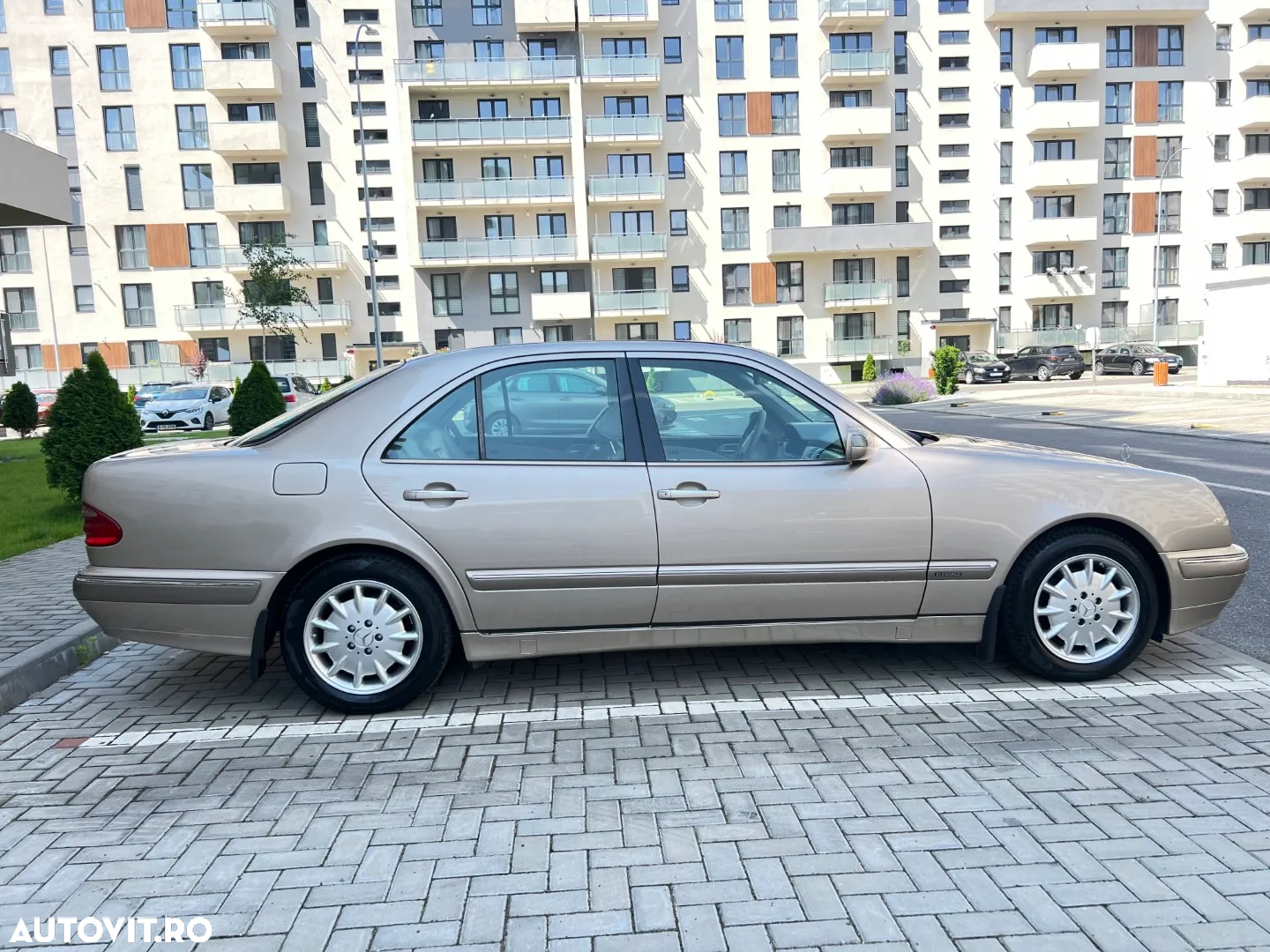 Mercedes-Benz E - 3