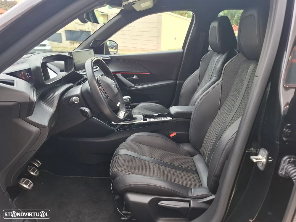 Peugeot 2008 1.2 PureTech GT Line - 35