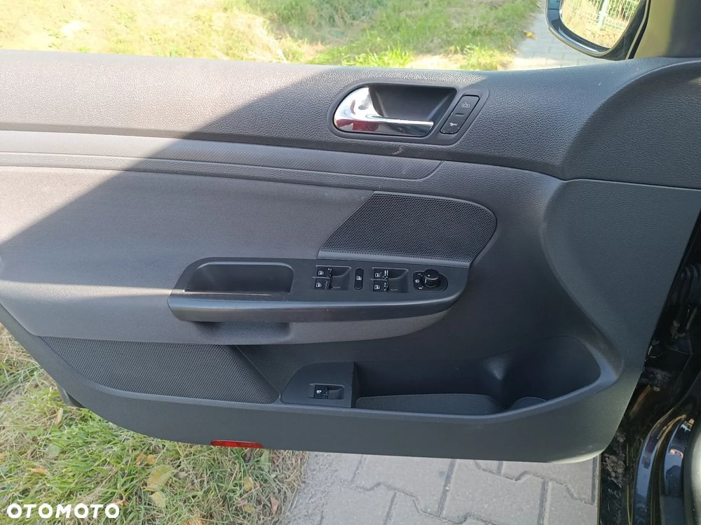 Volkswagen Golf - 32