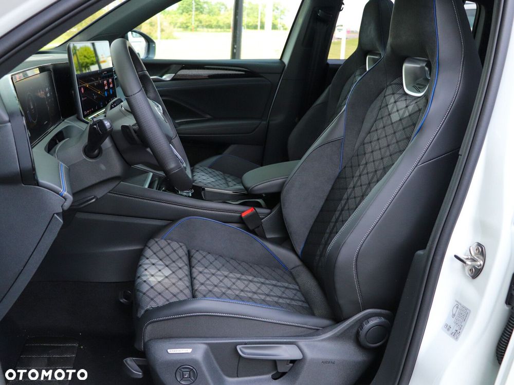 Volkswagen Tiguan - 12