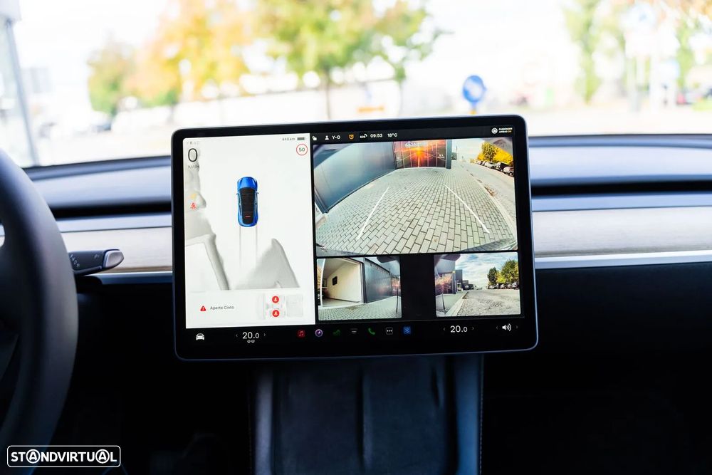 Tesla Model Y Long Range Dual Motor AWD - 11