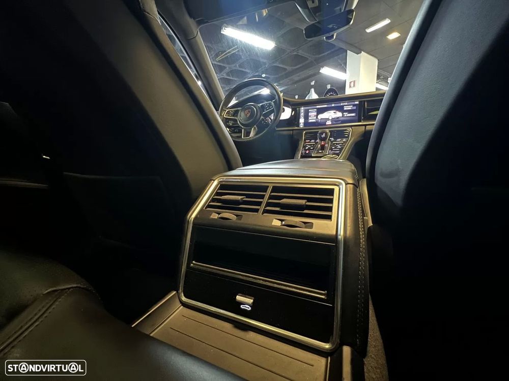 Porsche Panamera Sport Turismo 4 E-Hybrid - 25