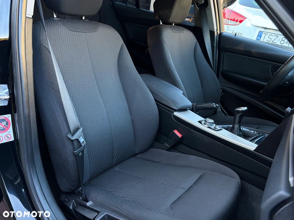 BMW Seria 3 320d - 24