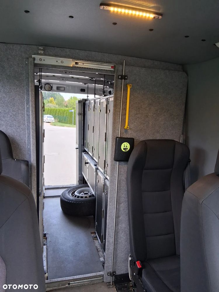 Volkswagen Crafter - 11