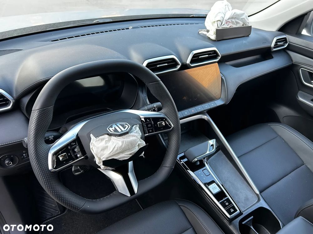 MG ZS Hybrid+ - 20