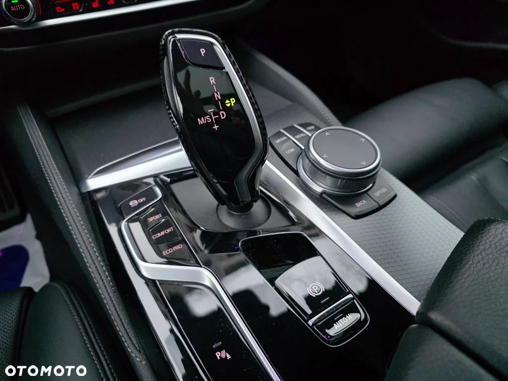 BMW Seria 5 520d M Sport sport - 19