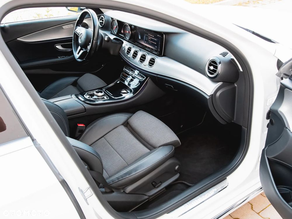 Mercedes-Benz Klasa E 200 d 9G-TRONIC - 29