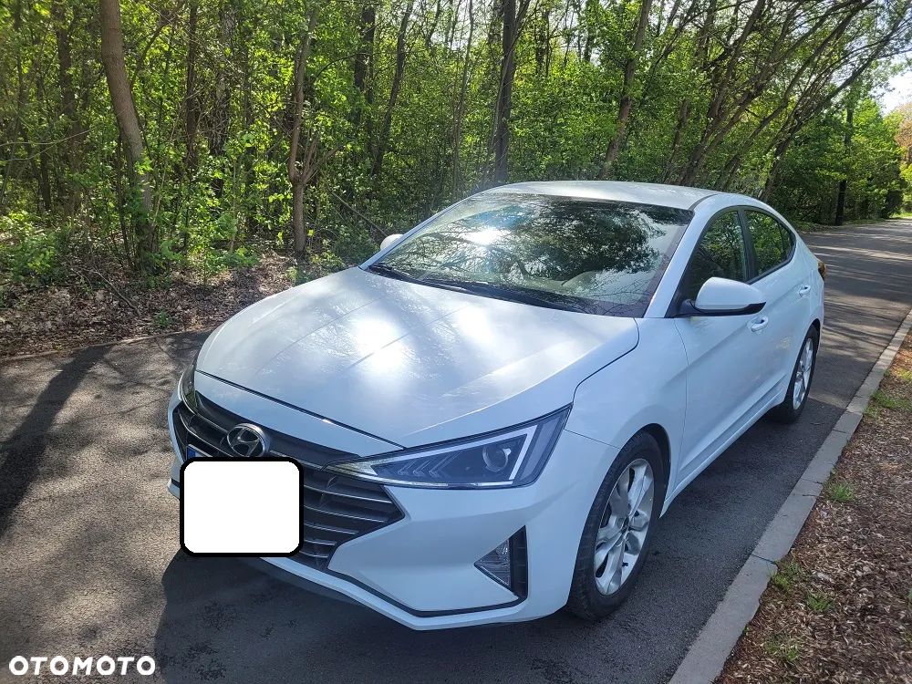 Hyundai Elantra - 1